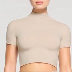 SKIMS Raw edge cropped Tee